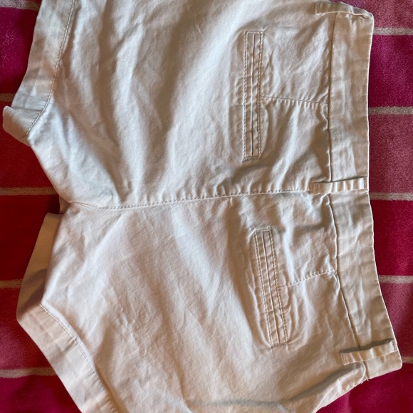 White shorts - Picture 3 of 4